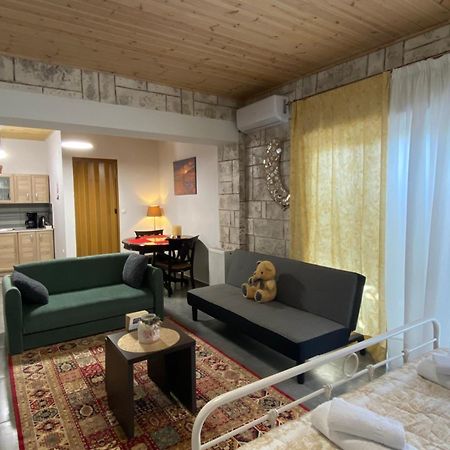 D&M Studio Ριο Πατρα Patras Luaran gambar